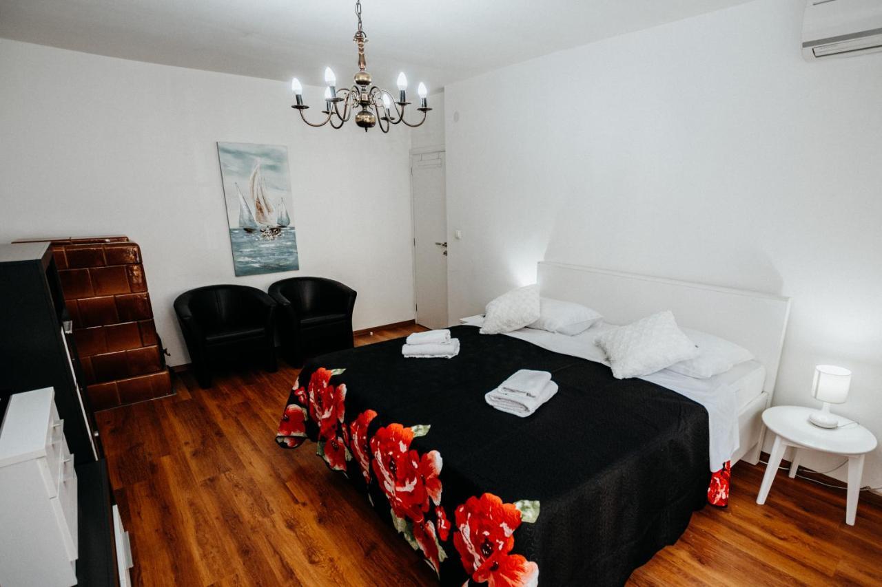 Double And Single S Apartments Zadar Buitenkant foto