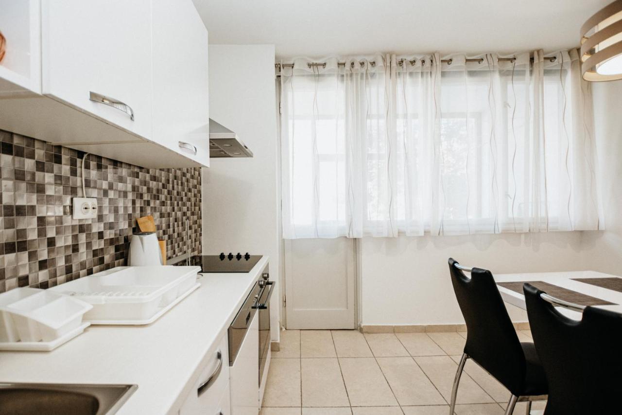 Double And Single S Apartments Zadar Buitenkant foto